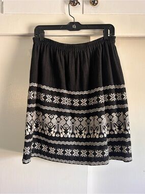 Vintage Guatemalan Black and white mini skirt.